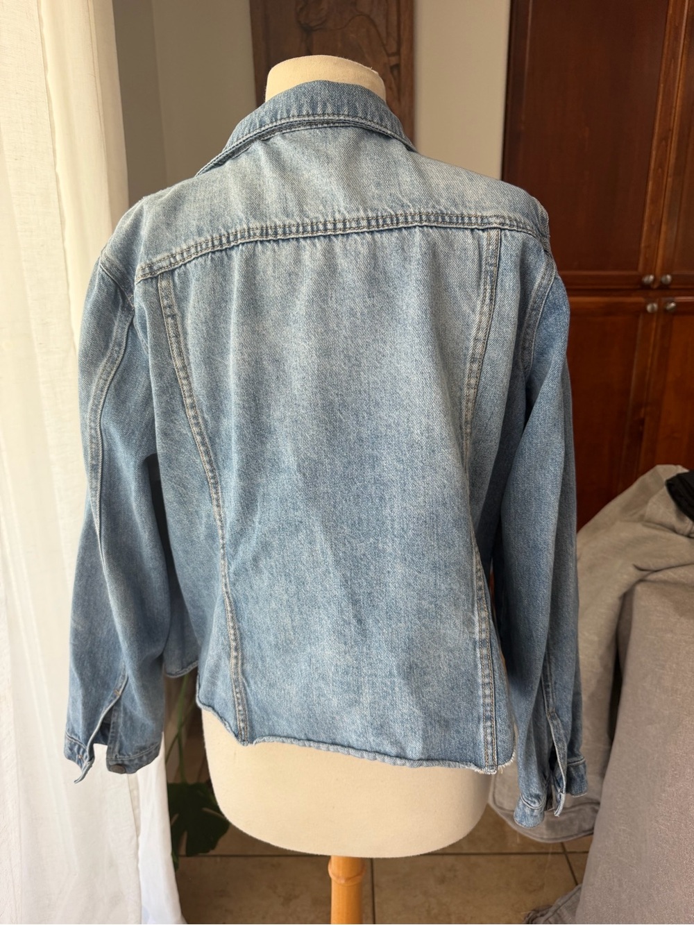 Buffalo David Bitton Two-Tone Distressed Denim Jacket Large Blue - Picture 2 of 4